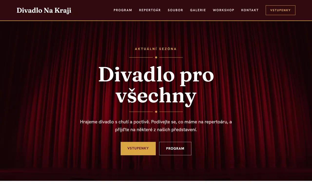 Úvodní stránka webu v šabloně Opona: vínová opona a zlaté akcenty
