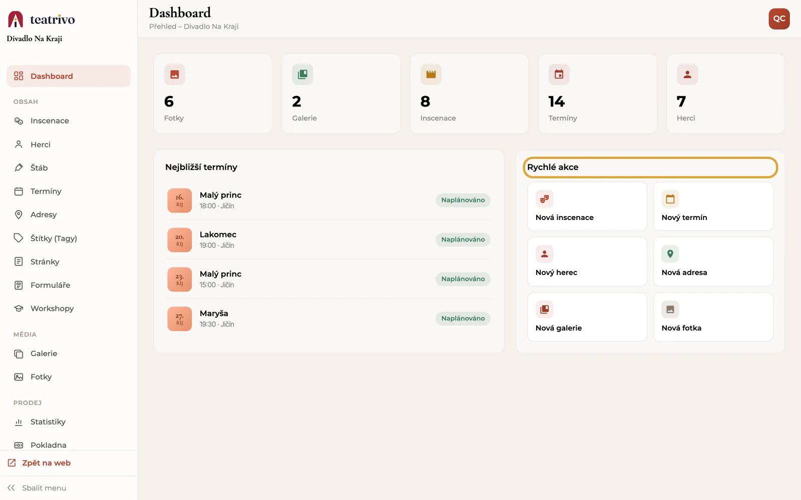 Dashboard administrace: počty inscenací, termínů, herců, galerií a fotek, nejbližší termíny a rychlé akce